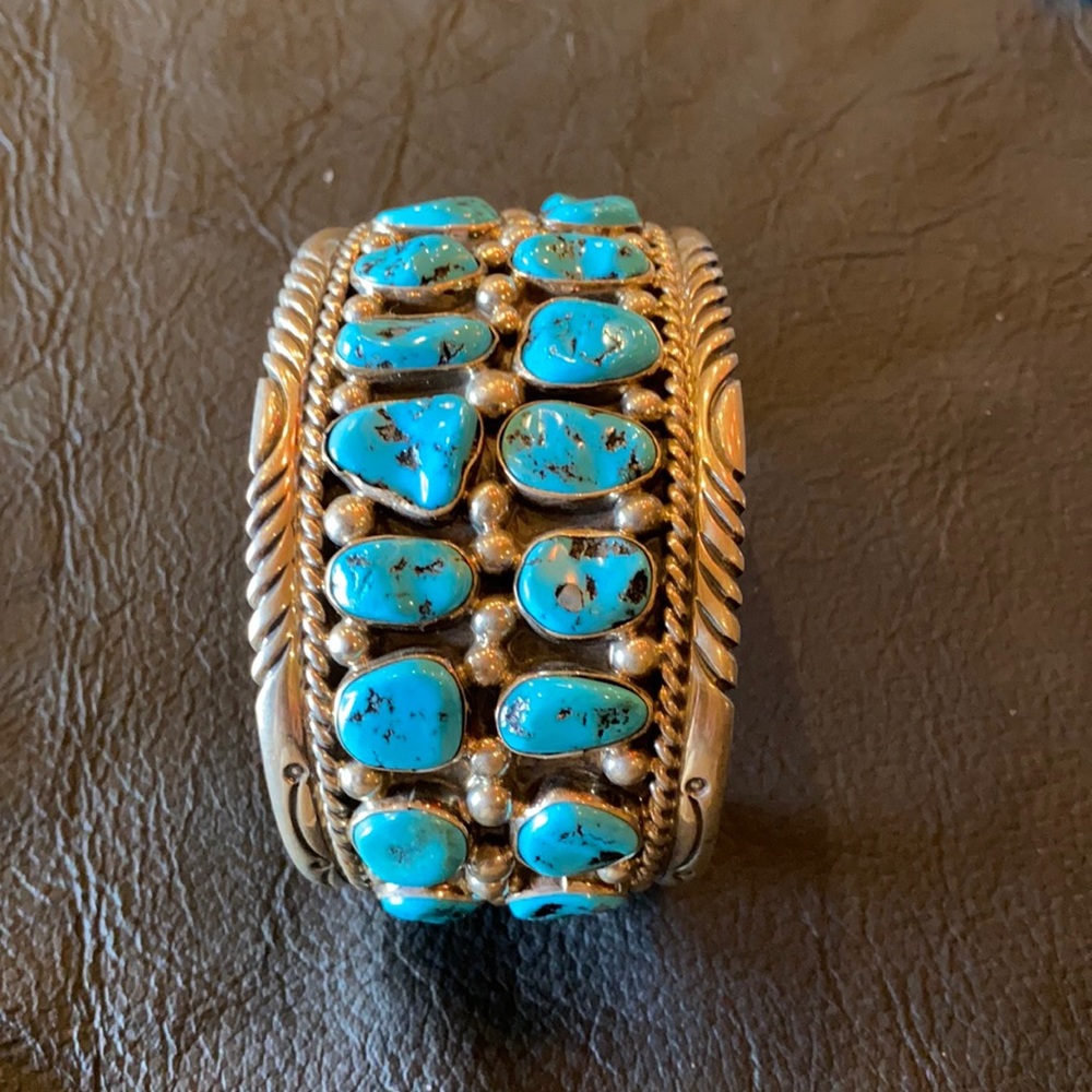 Navajo sterling silver Kingman turquoise bracelet